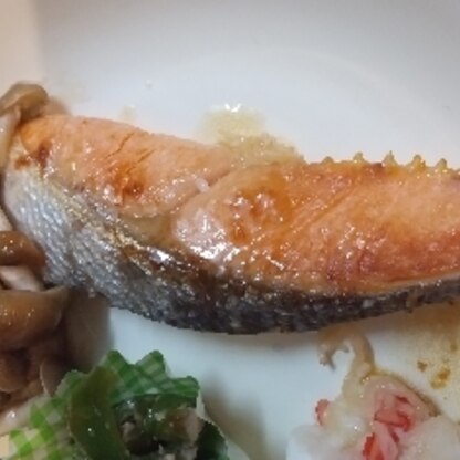 いつもの塩鮭にちょっとした手順を加えるだけでこんなに美味しくいただけるなんて(*^^*)
美味しかったのです！
ありがとうございました！
